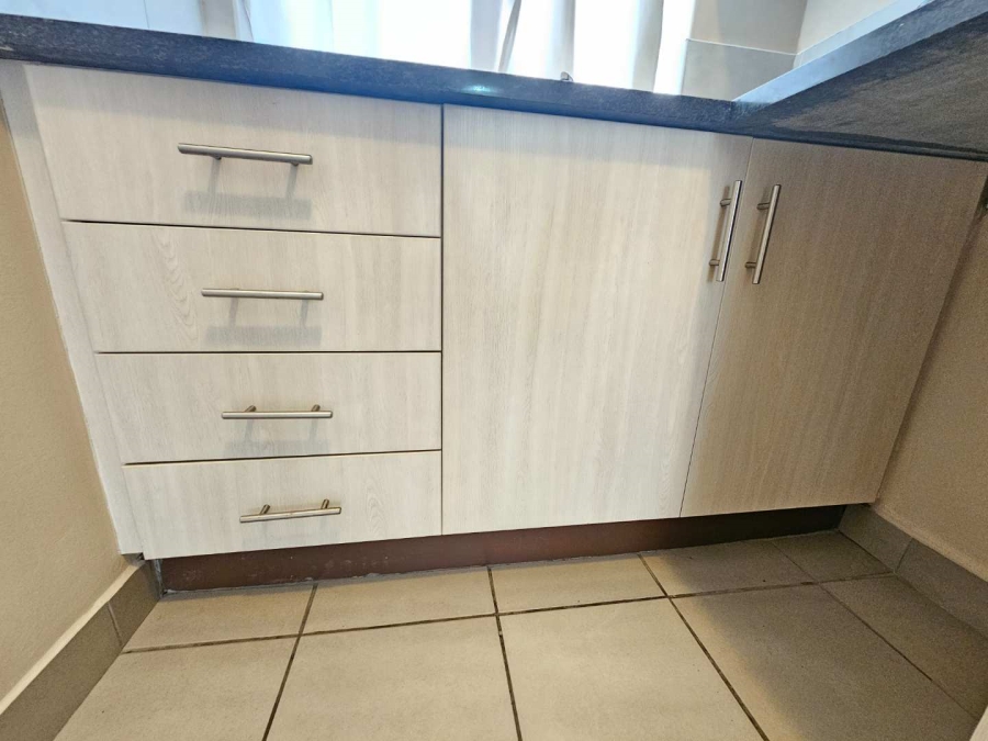 To Let 2 Bedroom Property for Rent in Dennesig Western Cape
